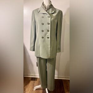 Le Suit Petite Gray Blazer and Pant Suit